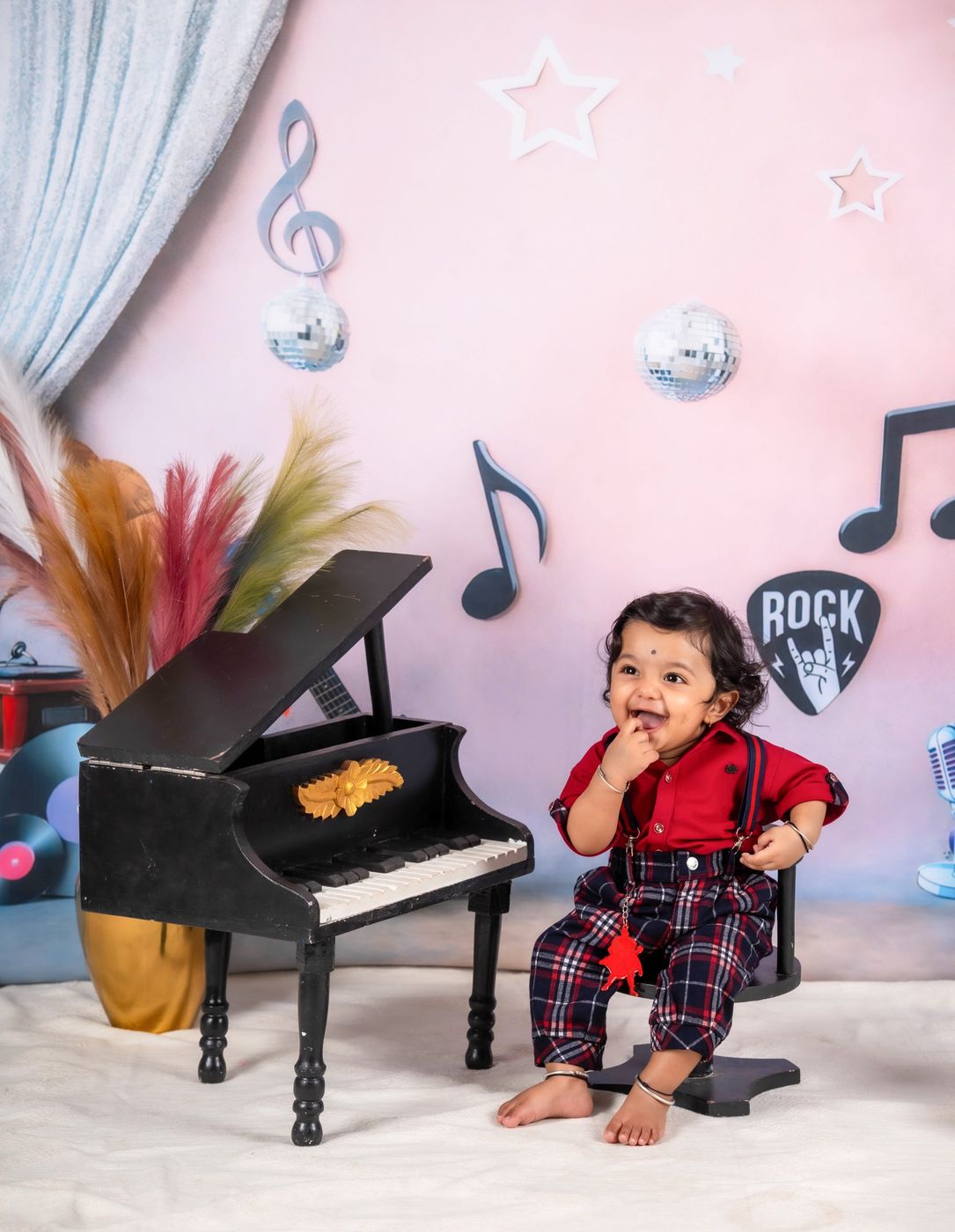 Giggles — Sourmi Studio, Pune