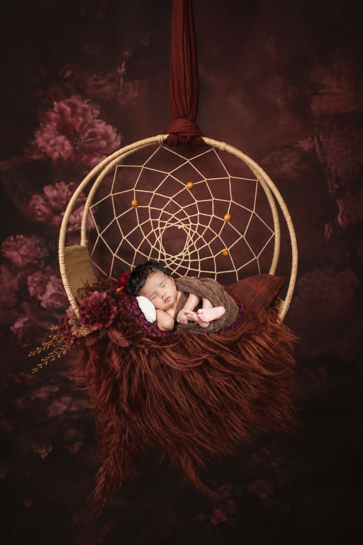 Newborn photoshoot by Sourmi Studio